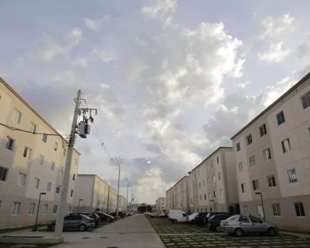 893627508-690.9064715049213MG37331_magic